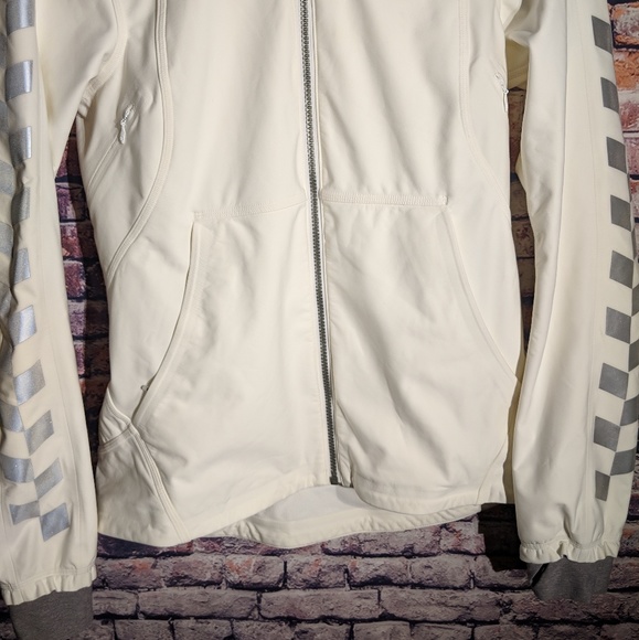 Lululemon Feelin Frosty Jacket 6 White - Picture 3 of 8